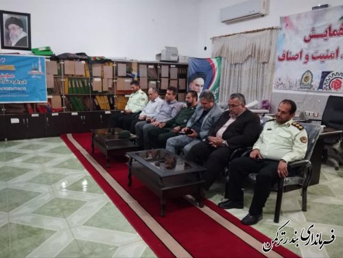 بازاريان بندرترکمن در همه برنامه ها و مناسبت های ملی و مذهبی مشاركت دارند