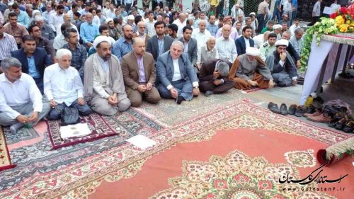 حضور استاندار گلستان در نماز عید فطر  شهرستان آزادشهر