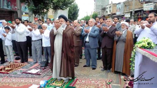 حضور استاندار گلستان در نماز عید فطر  شهرستان آزادشهر