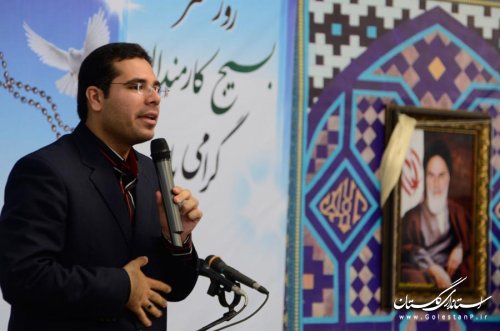 استاندار گلستان: شهیدان نماد آینده نگری در جامعه هستند
