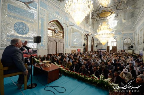 استاندار گلستان: شهیدان نماد آینده نگری در جامعه هستند