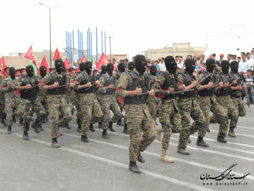رژه نیروهای مسلح در شهرستان گنبد کاووس با شکوه خاصی برگزارشد