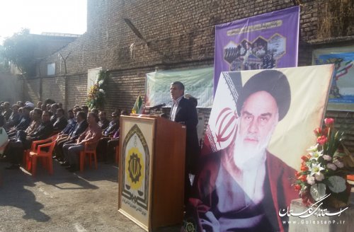 صبحگاه مشترک نیروهای مسلح شهرستان آزادشهر با حضور فرماندار
