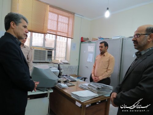 بازدید سرزده فرماندار از دستگاه های اجرایی شهرستان آق قلا