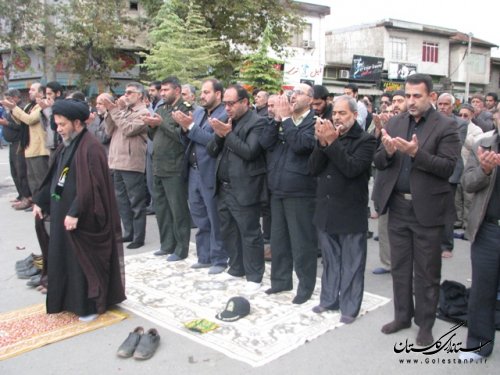 نماز ظهر عاشورا با حضور خیل عظیم عزاداران حسینی در علی آباد کتول اقامه شد