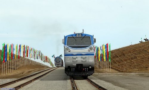 راه‌آهن ترانزیتی شرق دریای خزر افتتاح شد