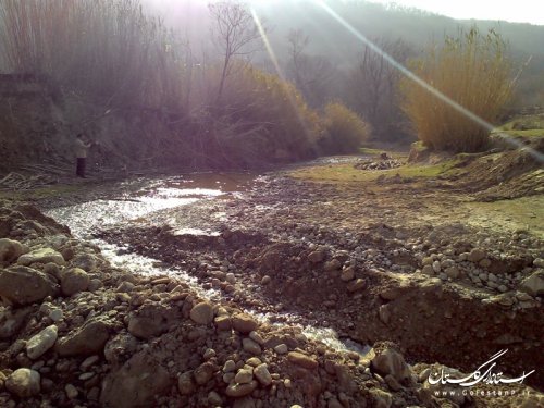 جلوگیری از برداشت بی رویه  مصالح  بستر رودخانه در صادق آباد گالیکش