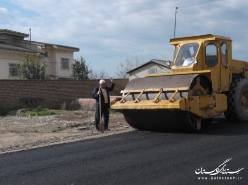 عملیات اجرایی آسفالت جاده سیمین شهر- آق قلا محدوده روستای آرخ بزرگ گمیشان