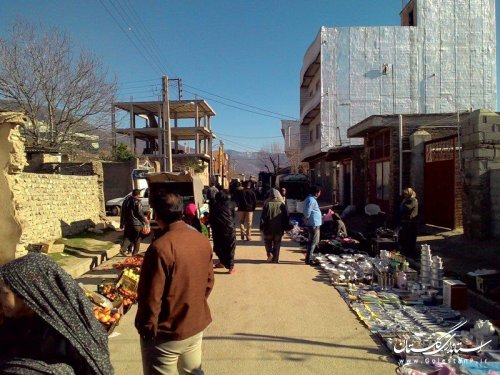 خیابان قائم روستای صادق آباد جهت ساماندهی بهتر بازار هفتگی خط کشی شد