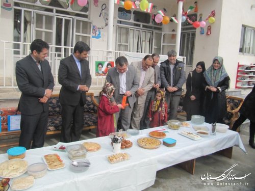 جشن انقلاب در مهد های کودک شهرستان گمیشان برگزار شد
