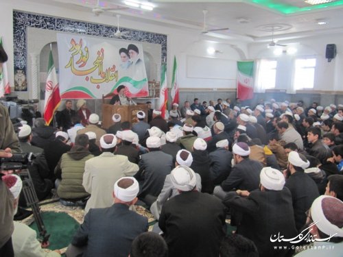 جشن انقلاب با حضورحضرت آیت الله نورمفیدی در مسجد نور سیمین شهر برگزار شد