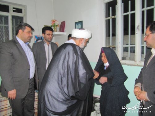دیدار فرماندار رامیان با خانواده شهداء وایثارگران به مناسبت دهه مبارک فجر