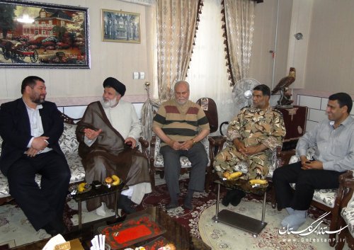 فرماندار شهرستان آزادشهر از خانواده های جانبازان جنگ  تحمیلی دیدار کرد