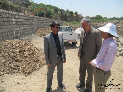 بازدید فرماندار کلاله از پروژه دیواره سازی رودخانه آی درویش 