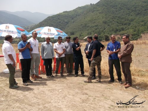 بازدید فرماندار از مسابقات رده بندی  استانی پاراگلایدر در رامیان