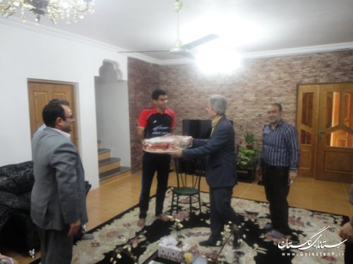 دیدار فرماندار با بازیکن تیم ملی والیبال ساحلی شهر کردکوی