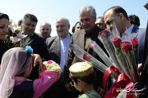 استقبال استاندار گلستان از وزیر تعاون، کار و رفاه اجتماعی در فرودگاه گرگان