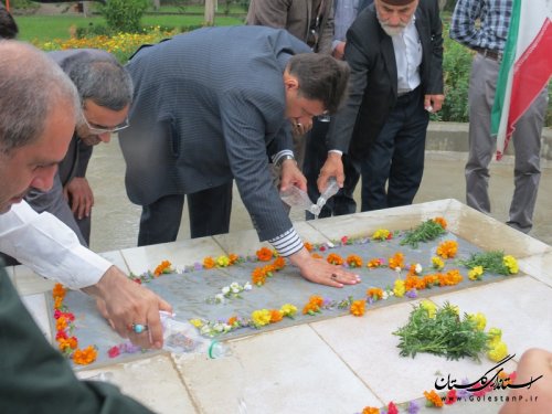 غبار روبی و عطر افشانی گلزار شهدای گمنام گالیکش به مناسبت هفته دولت