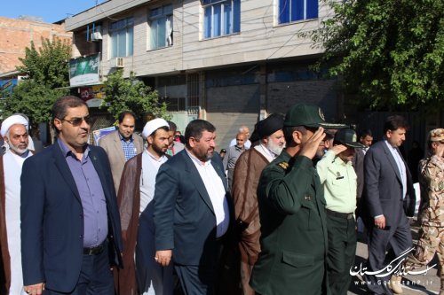 رژه نیروهای مسلح در شهرستان آزادشهر انجام شد