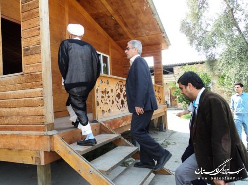 بازدید فرماندار کردکوی از کارخانه رزین چوب