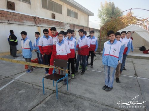 به مناسبت 8 آذر ماه، مانور زلزله در مدارس شهرستان علی آباد کتول برگزار شد