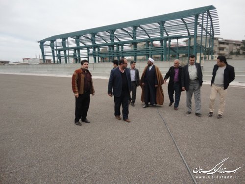 بازدید فرماندار از پروژه در حال ساخت زمین ورزشی فاضل آباد