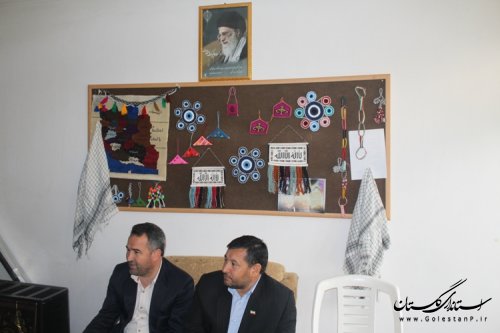 بازدید فرماندار مراوه تپه از نمایشگاه صنایع دستی