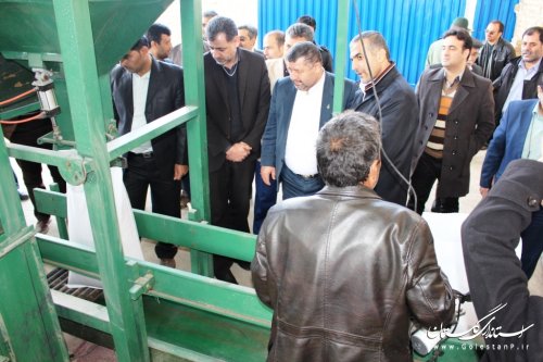 افتتاح مرکز بوجاری بذر گندم به مناسبت دهه فجر با حضور فرماندار شهرستان آزادشهر
