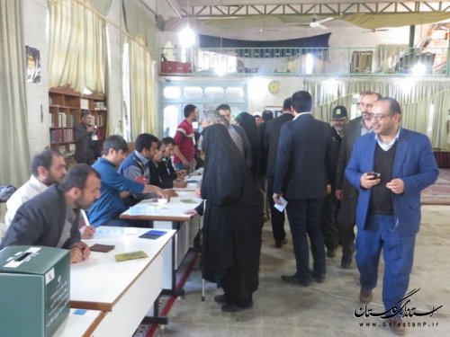 بازدید فرماندار و اعضای شورای تامین از چند شعبه اخذ رای در شهرستان علی آباد کتول