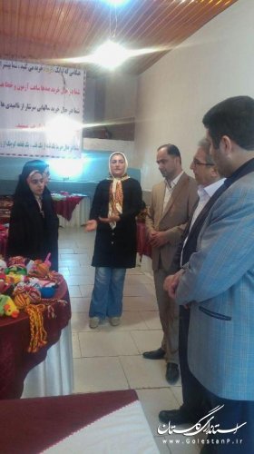 بازدید فرماندار از نمایشگاه صنایع دستی شهرکردکوی