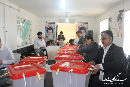 آماده سازی صندوق های اخذ رأی مرحله دوم انتخابات شهرستان مراوه تپه