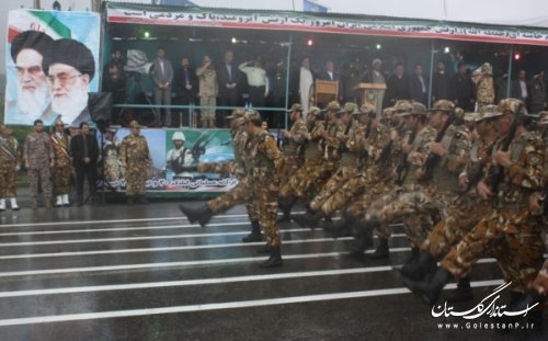 مراسم رژه روز ارتش با حضور استاندار گلستان