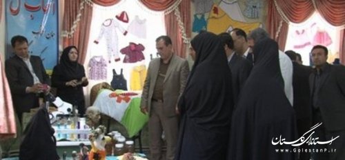 افتتاح نمایشگاه مرکزی معرفی مشاغل در مدارس شهرستان آزادشهر