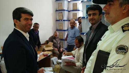 بازدید اعضای شورای تامین شهرستان کلاله از روند آماده سازی صندوقهای اخذ رای