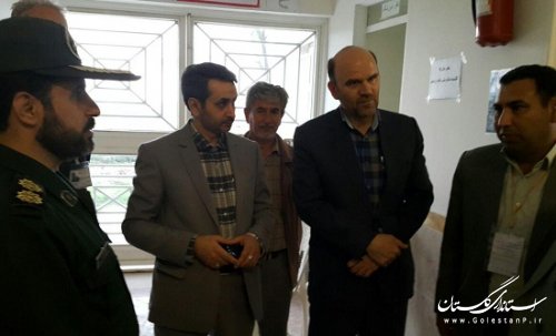 رییس ستاد انتخابات ترکمن از شعب اخذ رأی شهرستان بازدید کرد