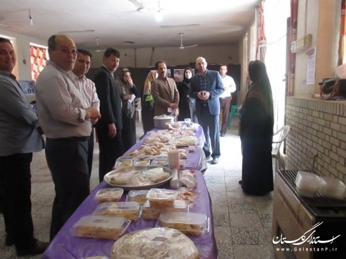 بازدید فرماندار ترکمن از جشنواره فروش غذاهای سنتی و صنایع دستی