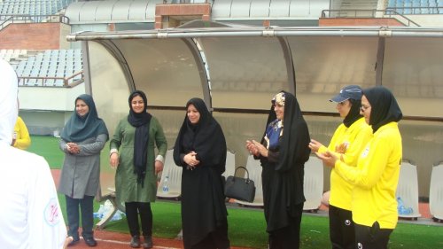 بازدید مدیرکل بانوان و خانواده استانداری از اردوی تیم ملی فوتبال دختران زیر 16 سال