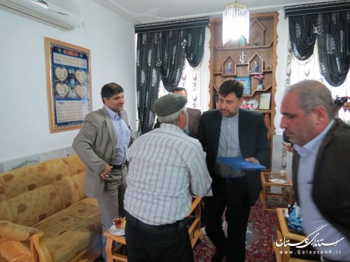 دیدار معاون مدیرکل سیاسی و امنیتی استانداری از خانواده شهید مزروعی