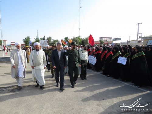 مراسم صبحگاه مشترک نیروهای نظامی و انتظامی به مناسبت فتح خرمشهر برگزار شد