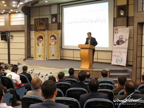 مراسم تجلیل از اساتید دانشگاه آزاد اسلامی واحد آق قلا برگزار شد