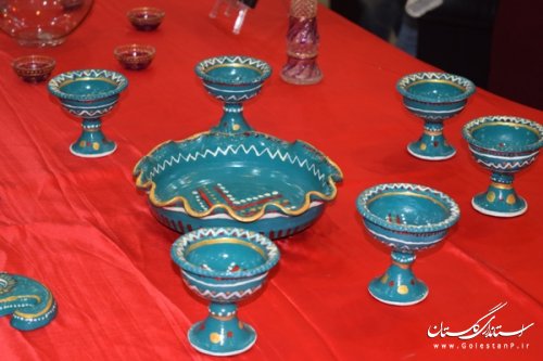 با حضور معاون فرماندار نمایشگاه هنرآموزان طراح و نقاش هیرا در کردکوی افتتاح شد