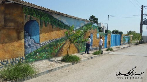 بازدید بخشدار مرکزی از نقاشی های دیواری معابر روستای تراجیق