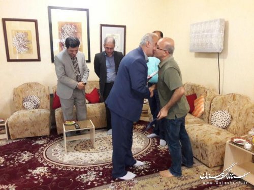 دیدار فرماندار کردکوی با استاد هنر خوشنویسی ایران
