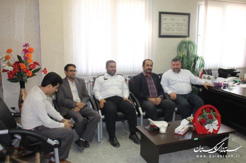 روسای ادارت شهرستان آزادشهر به مناسبت هفته دولت با فرماندار دیدار کردند