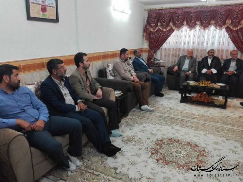 ﻿ دیدار نمایندگان بعثه مقام معظم رهبری با خانواده شهید منا در بندرگز