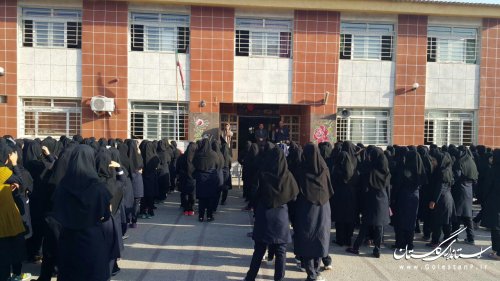 حضور فرماندار در مدرسه راهنمایی شهید صادق قلیچی شهرستان ترکمن