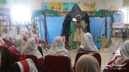 قصه گویی مربیان و معلمان، دانش آموزان دلندی را به سوی کمال دعوت کرد