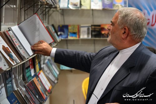 بازدید استاندار گلستان از دهمین نمایشگاه کتاب استان