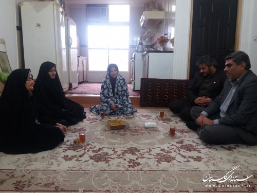 دیدار شهردار کردکوی با خانواده معزز شهدا