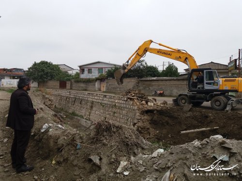 بازدید شهردار کردکوی از مرمت دیواره رودخانه قاضی محله خسارت دیده در سیلاب اخیر